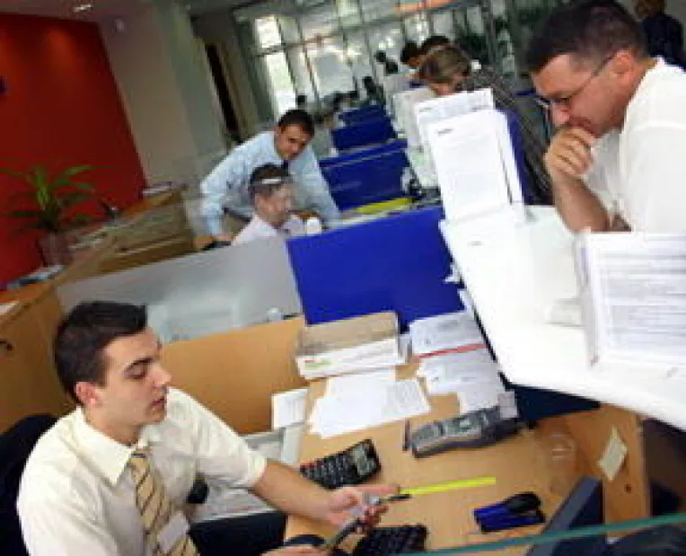  BNR va renunta la analiza "stress test" pentru solicitantii de credite