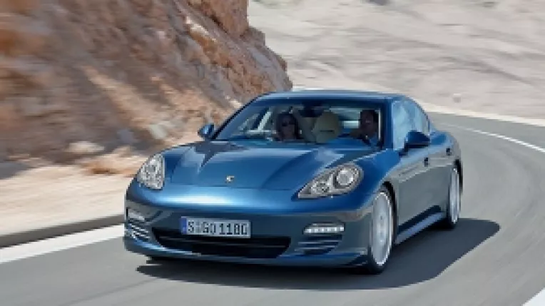 Centurile de siguranta ale modelului Porsche Panamera ar putea sa nu ofere suficienta siguranta