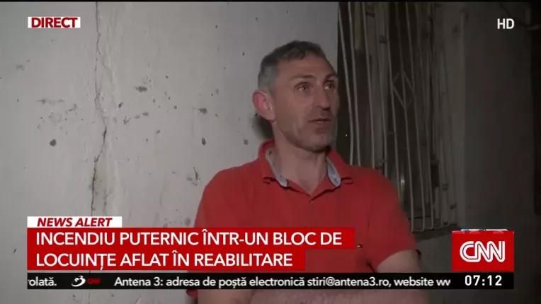 Incendiu puternic intr-un bloc aflat in reabilitare din Bocsa, Caras-Severin