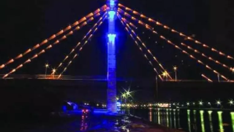 Luminite cu garantie pe 12 ani. Beculetele de pe podul Agigea, o afacere scumpa, ieftin de intretinut