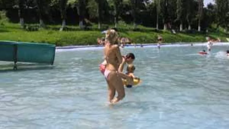 O oferta ce arde si la buzunare. O zi de plaja, cat o alocatie