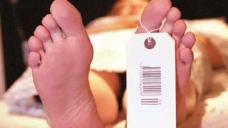 O tanara de 30 de ani a decedat dupa o interventie chirurgicala de remodelare a sanilor