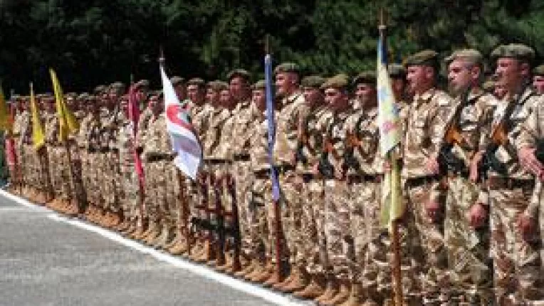 Oferta MApN a convins tinerii. Doljenii vor sa devina militari profesionisti