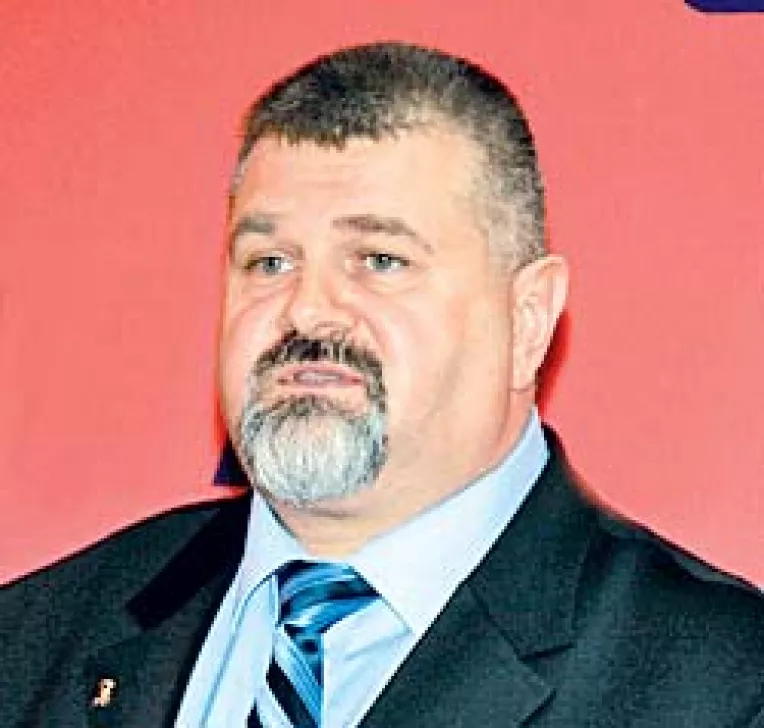 Pe Dorel Onaca il despart doar 0,5 procente de Radu Mazare