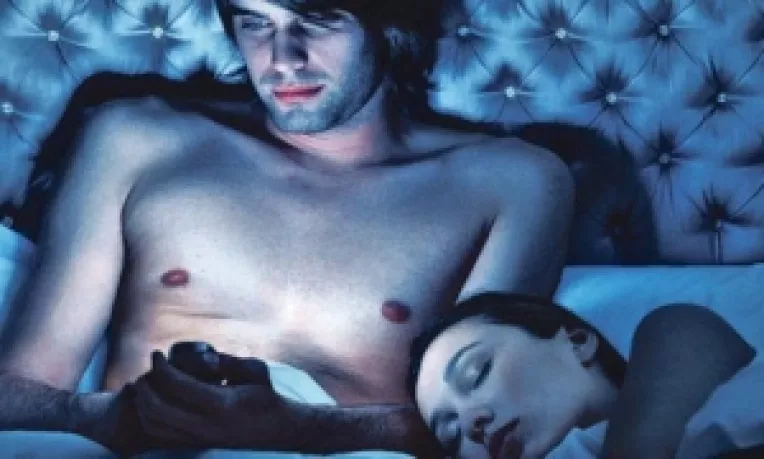 Testul care arata ce este mai important pentru tine: sexul sau telefonul mobil