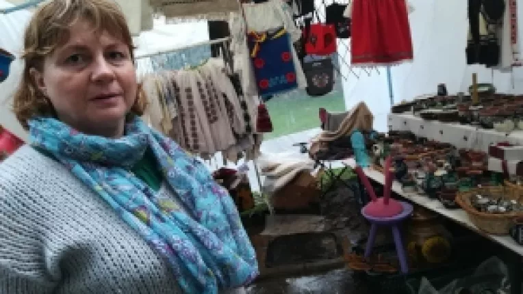 Traditional Robox: Ceramica de Bledea, costume traditionale pentru copii si dulceturi