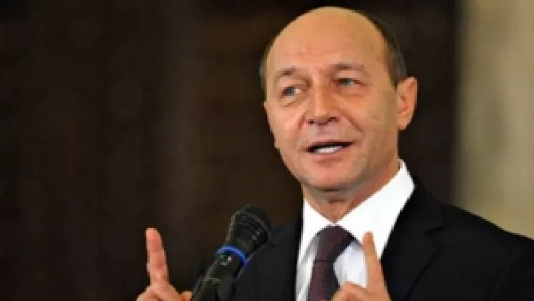 Traian Basescu: "Imigrantii, finantati de Statul Islamic!"