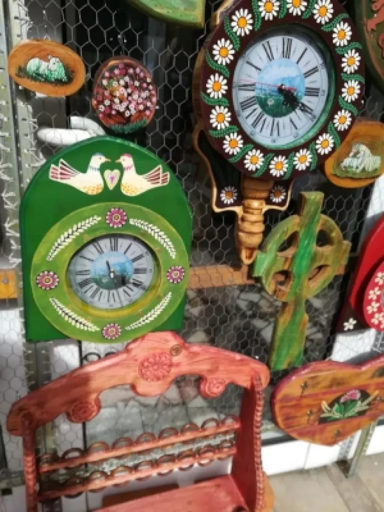 Tudor Manciulea: Casete de bijuterii de lemn si oglinzi pictate pe lemn