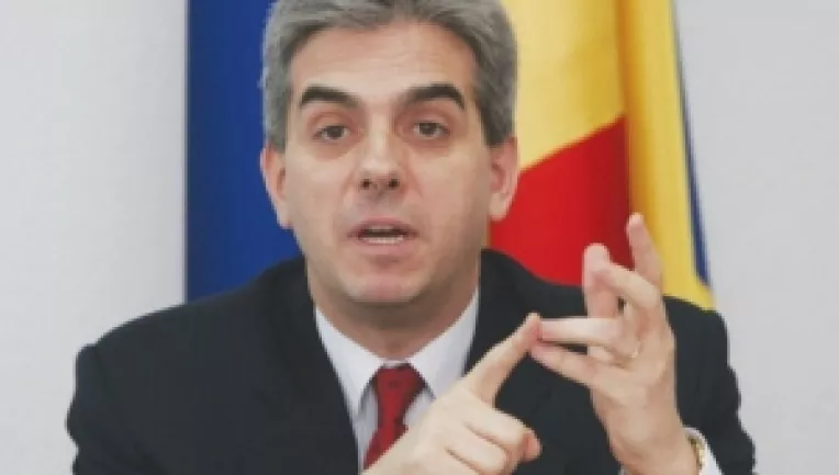 Un succes al ministrului Nicolaescu: Reincepe productia de vaccin antigripal la Institutul Cantacuzino